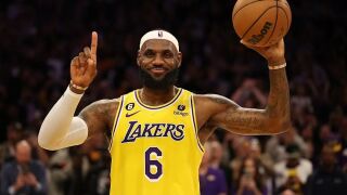 Крал Джеймс с нов забележителен рекорд (ВИДЕО)