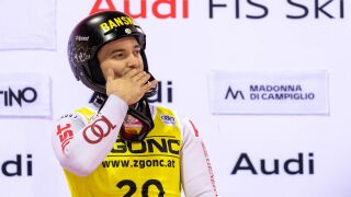 Баща му писа за първата победа на Попангелов, а той говори с Алберт Попов