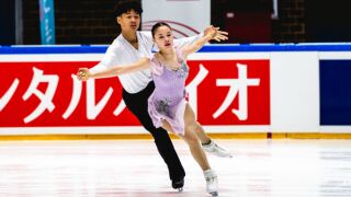 Куче спасило фигурист от фаталния полет