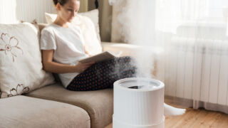 Къде да поставим овлажнителя за въздух през зимата – и как помага да намалим сметките за ток