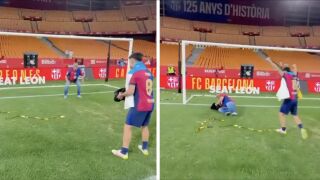 Защо Педри бие дузпи на баща си с бутилка? (ВИДЕО)