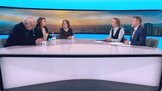 Снимка: 100% анти-Пеевски ход, електорален бонус?: Защо Румен Радев избра да връчи третия мандат на АПС?