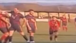 Шокиращо ВИДЕО: Футболист едва не уби съперник, арестуваха го