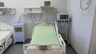 Снимка: Хиляди проверки, един акт: Смъртоносна бактерия превзема болниците, системата не отчита проблем