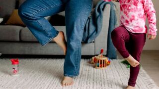 Ето какви са изненадващите ползи за здравето от стоенето на един крак (ВИДЕО)