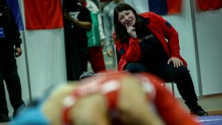 Кой на какво възпитава: Борец на Станка Златева рита съдия (ВИДЕО)