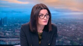 Снимка: "Готови са да плащат за любов": Защо и как успяват да ни излъжат, кои са най-успешните ало-схеми?