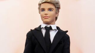 Разкрито е истинското име на куклата Кен! (ВИДЕО)