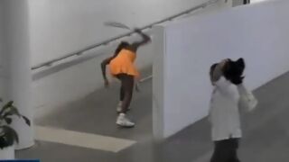 Сляпа ярост: Американка превъртя след унижение на корта (ВИДЕО)