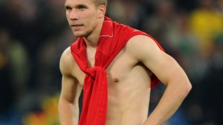  Лукас Подолски отива в Интер