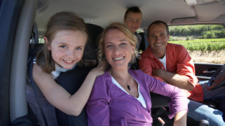 Детето повръща по време на път. Ами, сега?