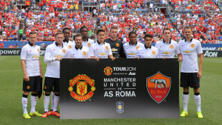 Манчестър Юнайтед на Ван Гаал продължава с победите