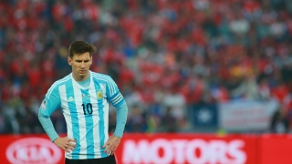 Вижте как изчезна призът за най-добър играч на Копа Америка (ВИДЕО)