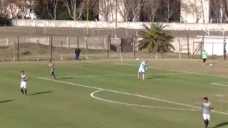 Вратар си вкара култов автогол, заподозряха го в черно тото (ВИДЕО)