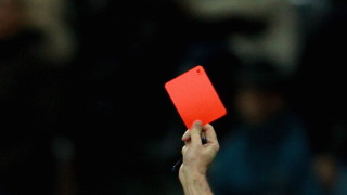 Елитен рефер спира със съдийството заради хората с 