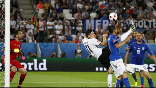 В Германия възхваляват, в Италия благодарят