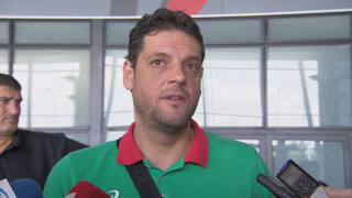 Пламен Константинов остава треньор на волейболистите