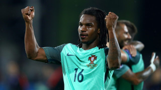 На колко години е Ренато Санчес?