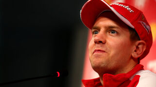 Фетел сменя Хамилтън в Мерцедес