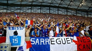 Франция празнува по исландски