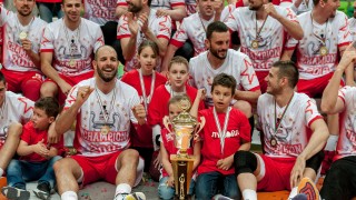 Лукойл Академик ще се бори за място в група 