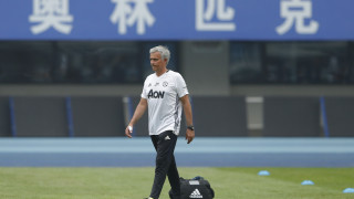 Дъждът провали първото дебри на Манчестър извън Англия