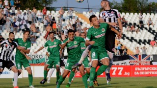 Локомотив (Горна Оряховица) и Нефтохимик завършиха 0:0