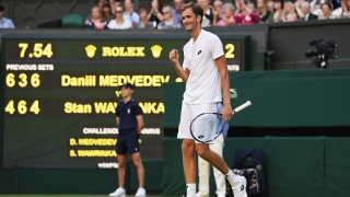 Руски дебютант изхвърли Вавринка от 