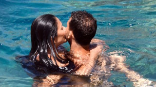 Никол почерпи Гришо с чипс и дъвки за титлата (СНИМКА)