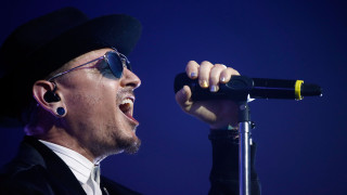 Честър Бенингтън от "Linkin Park" се самоуби на 41