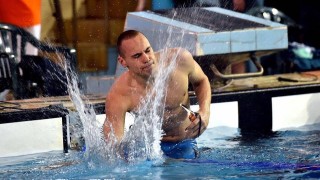 Антъни Иванов отговори на чатовете с... чат (СНИМКА)