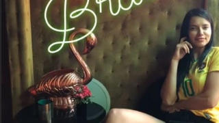 Адриана Лима вика за Бразилия на модно ревю (СНИМКИ)