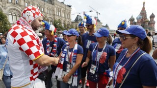 Червеният площад - обединител на французи и хървати (ВИДЕО)