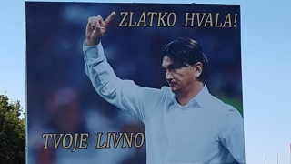 Хиляди посрещнаха треньора на хърватите в Босна (ВИДЕО)