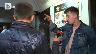 Очевидци на погрома: Феновете хвърляха каквото им попадне (ВИДЕО)