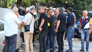 Стотици изпратиха Васил Методиев-Шпайдела в последния му път (ГАЛЕРИЯ)