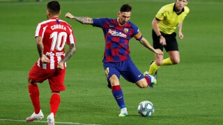 Три дузпи, автогол и убийствено равенство за 