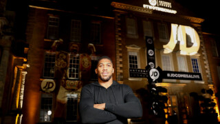 Неприличен жест от Джошуа за феновете на Фюри (ВИДЕО)