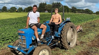 Арлинг Холанд: Вместо на плажа - в градината с картофите 