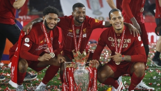 Не може без феновете: Шампионите предаваха на живо вдигането на титлата (ВИДЕО) 