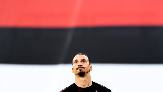 Златан вече ходи на тренировка с хеликоптер (ВИДЕО) 