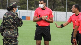 Нахлуване на терена заради нови случаи на COVID-19 (ВИДЕО)