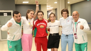 Към Токио: Смелите момичета от борбата заминават първи за Япония