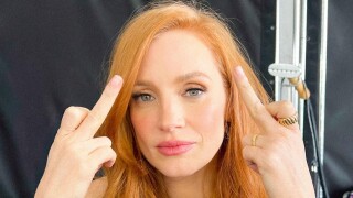 Джесика Частейн показа средни пръсти на лицемерната "независимост"