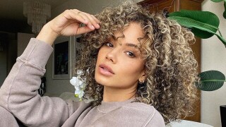 Момичето с педикюра: Коя е мистериозната нова на Бензема? 