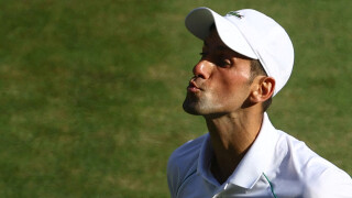 90-годишна баба плете чорапи от овча вълна за Новак Джокович