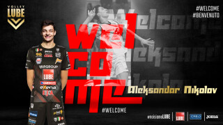 Алекс Николов дебютира за 