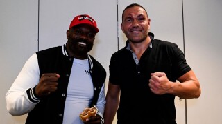 Чисора почерпи Кобрата с бургери. Заговориха за мач в България 