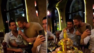 Кой накара Новак Джокович да пее? 