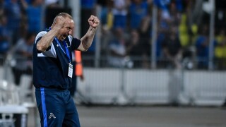 Стоилов: Слагам тази победа в топ 10 на 